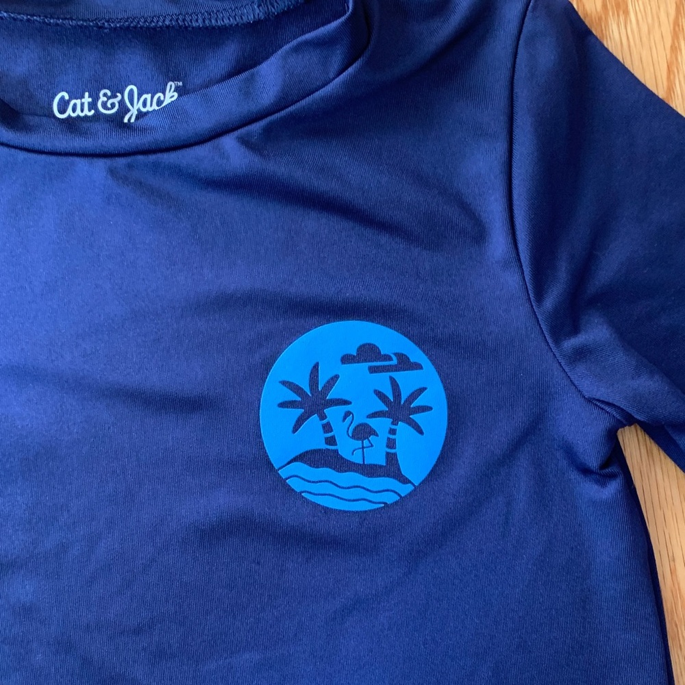 Cat & Jack Rash Guard - size 5T - Picture 2 of 4
